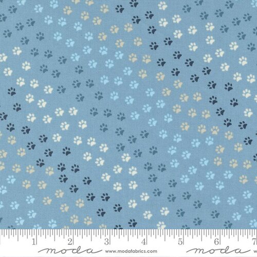 Dog Daze Sky - Paws and More Paws Blenders - Quilt Fabric