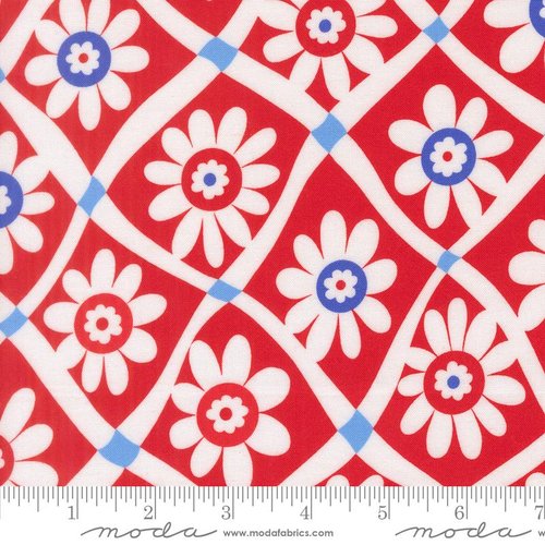 On The Porch Wavy Country Red - Quilt Fabric