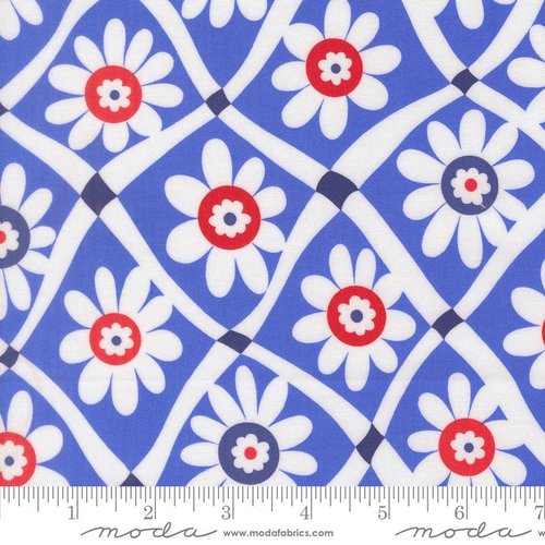 On The Porch Wavy Bountiful Blue - Quilt Fabric