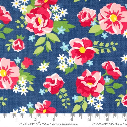 Berry Basket Blueberry - Big Blooms Florals - Quilt Fabric
