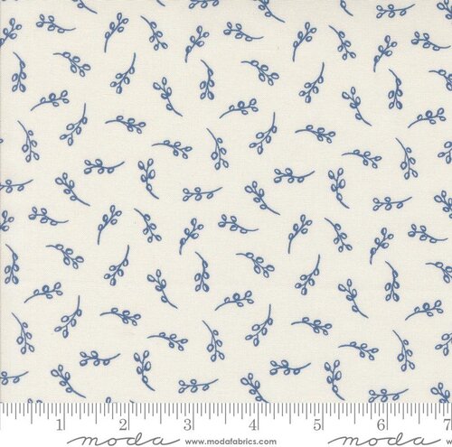 Larking Hazel Porcelain - Quilt Fabric