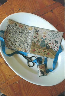 Garden Queen Needlebook - Cross Stitch Pattern