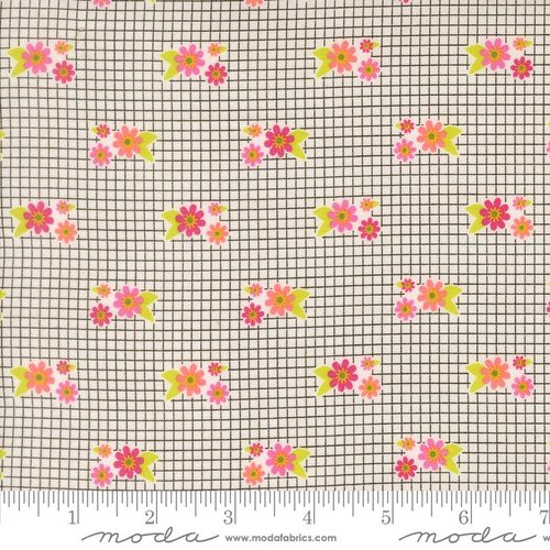 Makers Delight Flower White - Quilt Fabric