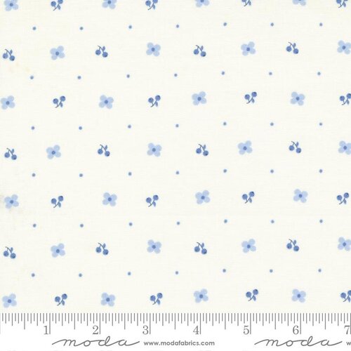 Blueberry Delight Cream - Quilt Fabric