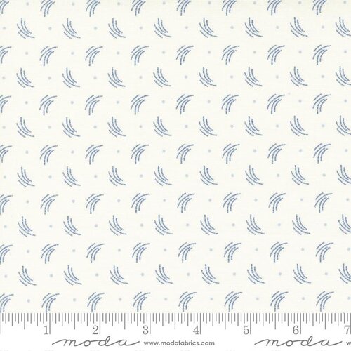 Blueberry Delight Cream - Breeze Blenders - Quilt Fabric
