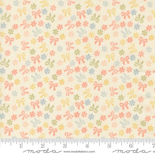 Handmade Sweetness QC Bow Porcelain - Quilt Fabric