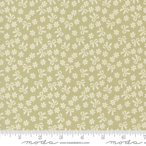 Handmade Sweetness Bows Pear - Quilt Fabric