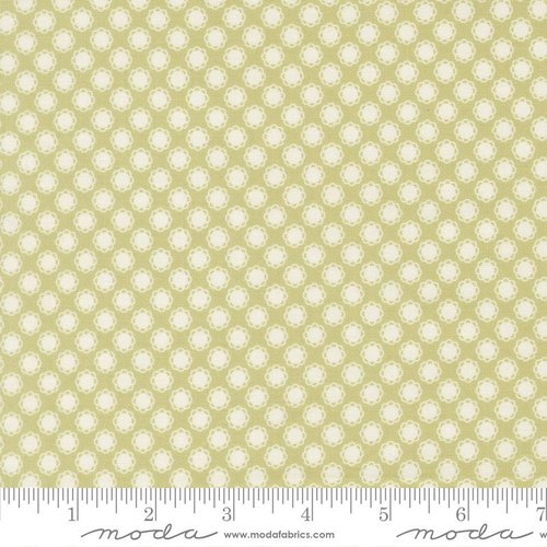 Dear Daisy Doilies Grass - Quilt Fabric