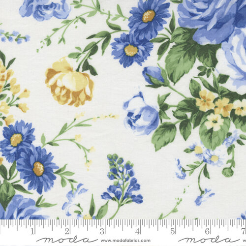 Summer Breeze White - Rose Bouquet Large - Quilt Fabric