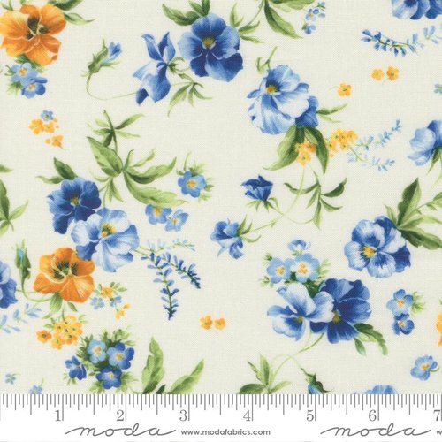 Summer Breeze 2027 Blossoms Ivory - Quilt Fabric