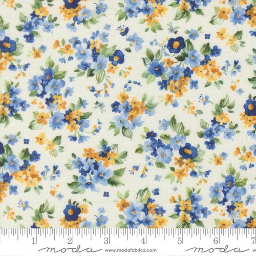 Summer Breeze 2027 Blooms Ivory - Quilt Fabric