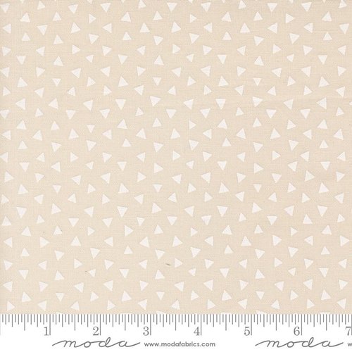 Wildly Cute Safari Triangles Pearl - Quilt Fabric