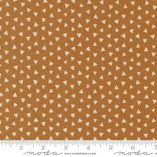Wildly Cute Safari Triangles Golden - Quilt Fabric