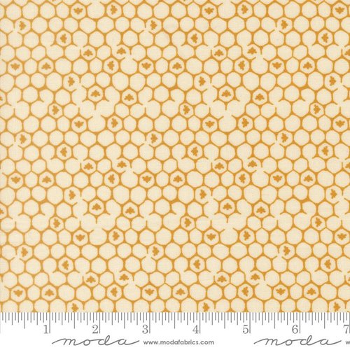 Wildbriar Honeycomb Porcelain - Quilt Fabric