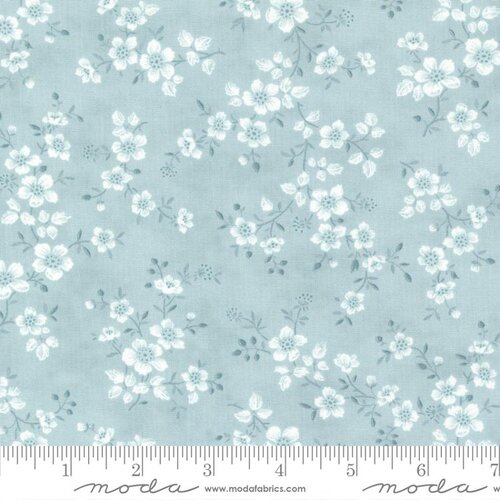 Cascade Sky - Garden Blooms Florals - Quilt Fabric