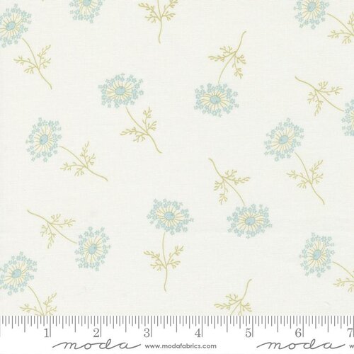 Honeybloom Milk - Quilt Fabric