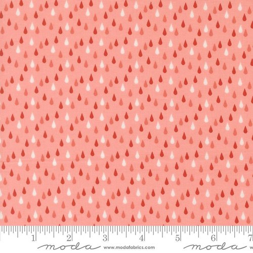 Garden Glam Raindrops Carnation - Quilt Fabric