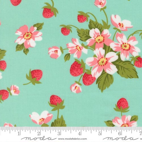 Bloomsberry Flower Aqua - Quilt Fabric