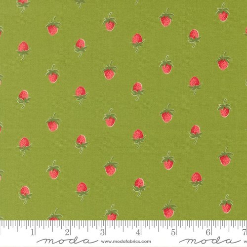 Bloomsberry Berry Leaf - Quilt Fabric
