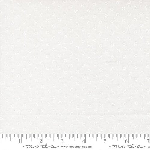 Bloomsberry Dots White - Quilt Fabric