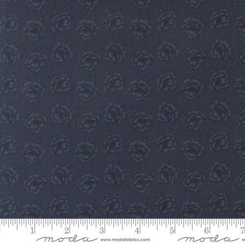 Honeysuckle Farm Petals Bluebell - Quilt Fabric