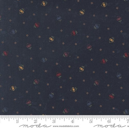 Honeysuckle Farm Buds Bluebell - Quilt Fabric