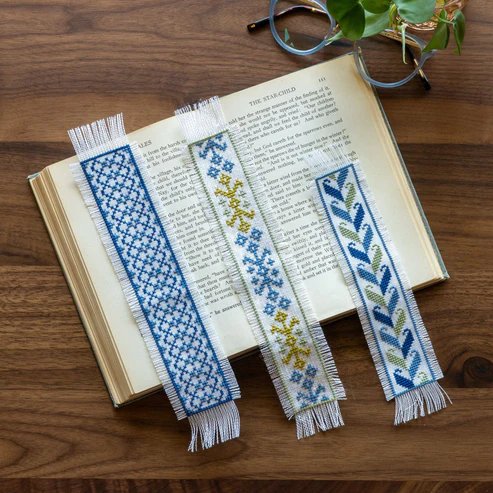 Folk Fabric Sampler White - Cross Stitch Kit