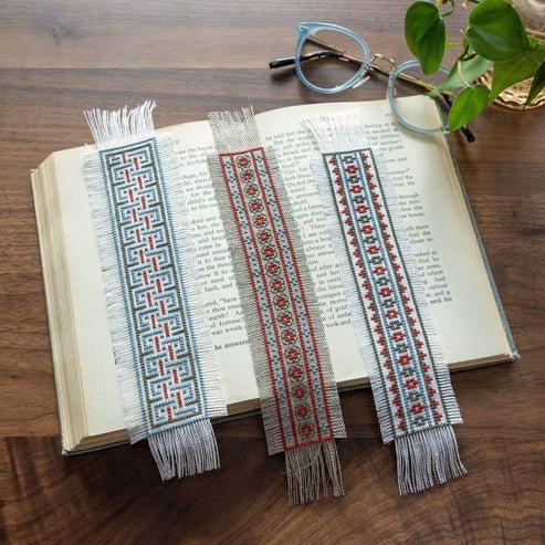 Folk Fabric Sampler Linen - Cross Stitch Kit