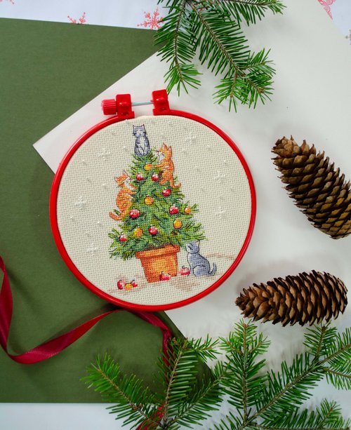 The Naughty Cats - Christmas Cross Stitch Kit