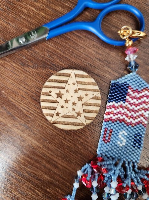 Patriotic Circle - Magnetic Needle Minder