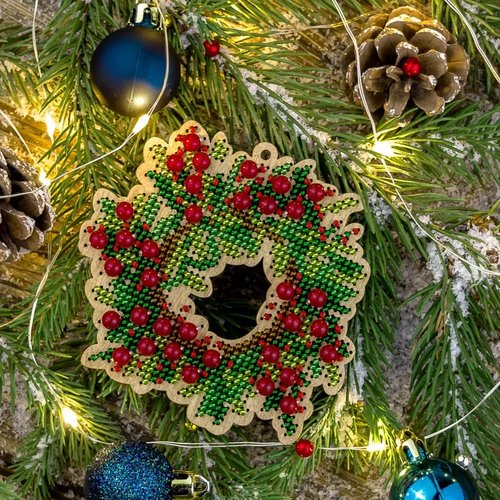 Holiday Wreath - Christmas Ornament Wooden Bead Kit
