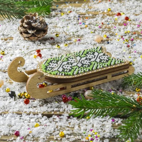 White & Green Sled - Christmas Ornament Wooden Bead Kit