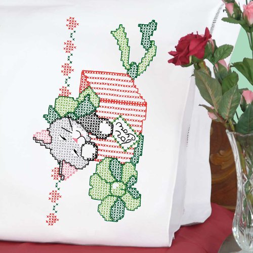 Christmas Kitty - Perle Edge Pillowcase - Embroidery Kit