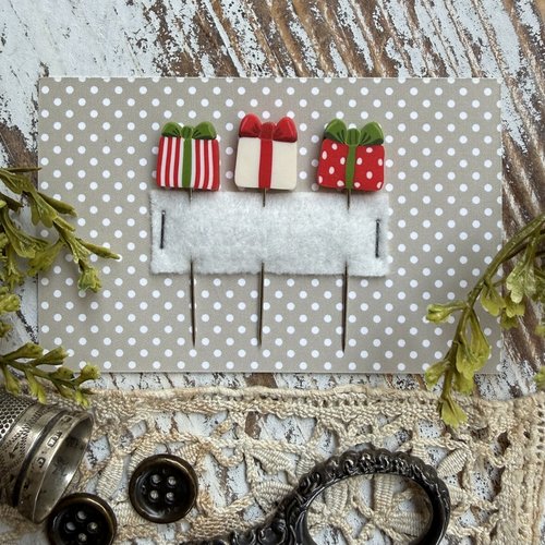 Christmas Gifts Pin Set