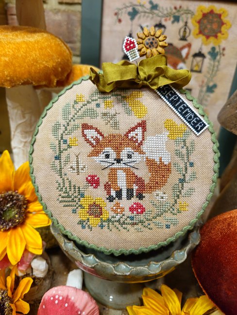 Pin Drum Shorties: Month #9 Fox - Cross Stitch Pattern