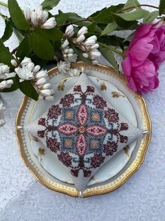 Medaillon Versailles - Cross Stitch Pattern