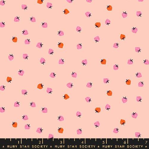 Strawberry Pale Peach - Quilt Fabric