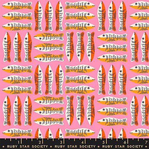 1 800 Calico Fish Lucky Pink - Quilt Fabric