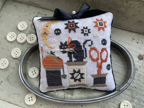Halloween Spools Pinkeep - Cross Stitch Pattern