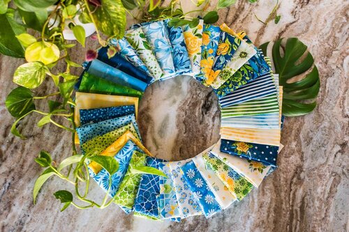 Create Joy Project Sunshine And Blue Skies - Charm Pack - 123Stitch