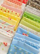 Emma Daisies Porcelain - Quilt Fabric