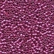 Mill Hill 10032 Brilliant Fuschia Magnifica Bead - Size 12/0, zoomed in. Select this picture to zoom back out.