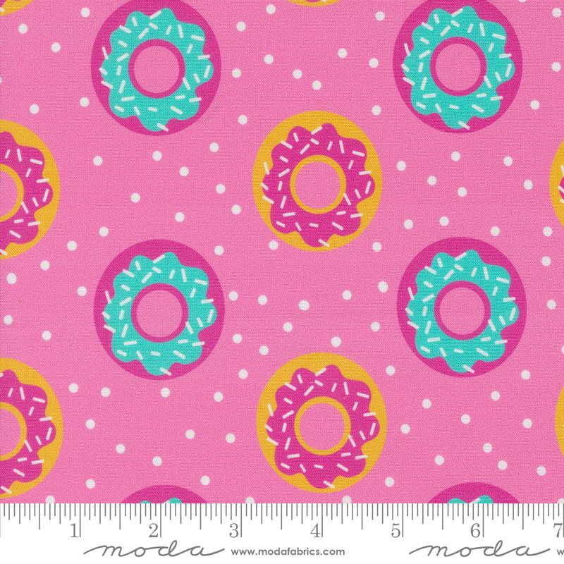 Snack Shack Donut - Berrylicious - Quilt Fabric