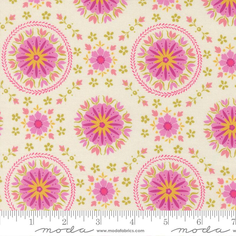 Parlor Mandala Cream - Quilt Fabric