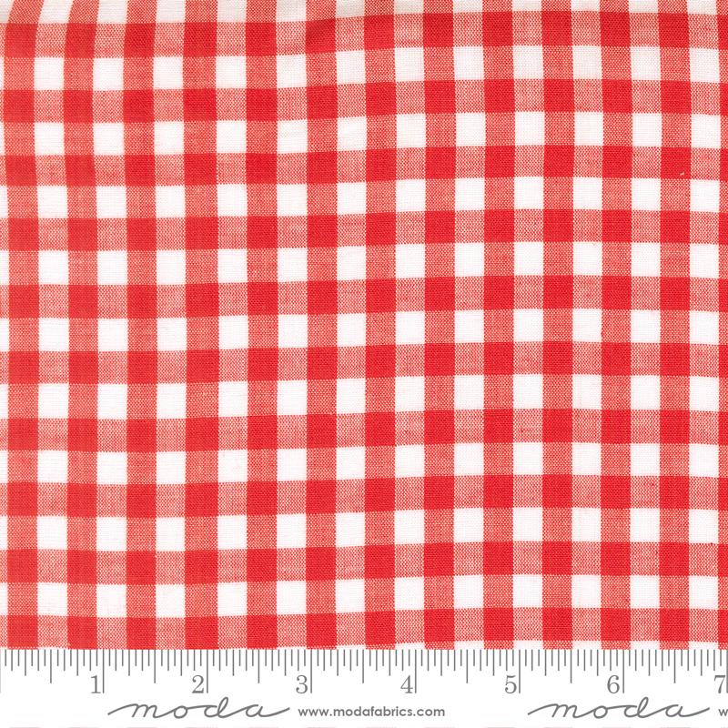 Stars & Stripes Wovens Gingham Red - Quilt Fabric, zoomed in. Select this picture to zoom back out.