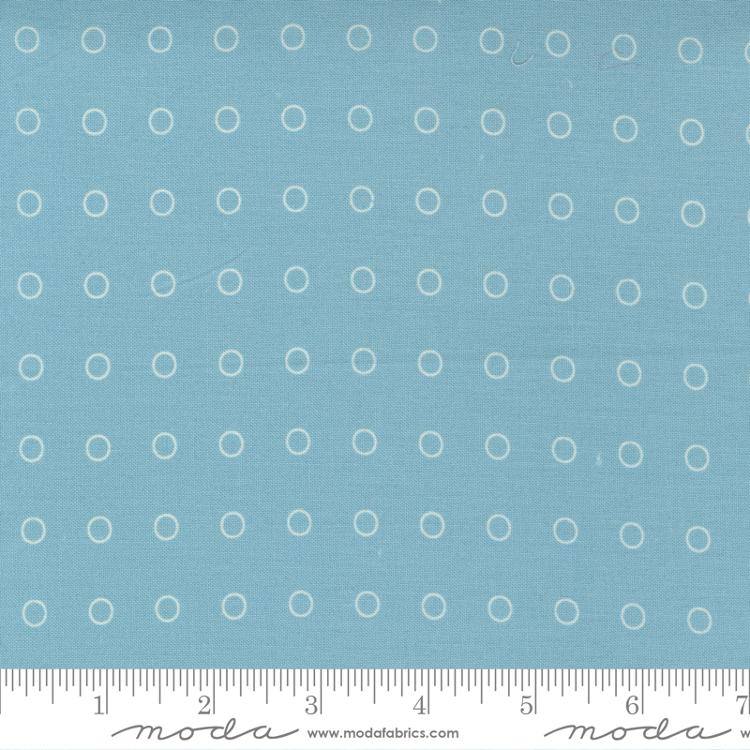 Newport Light Blue - Circles - Quilt Fabric