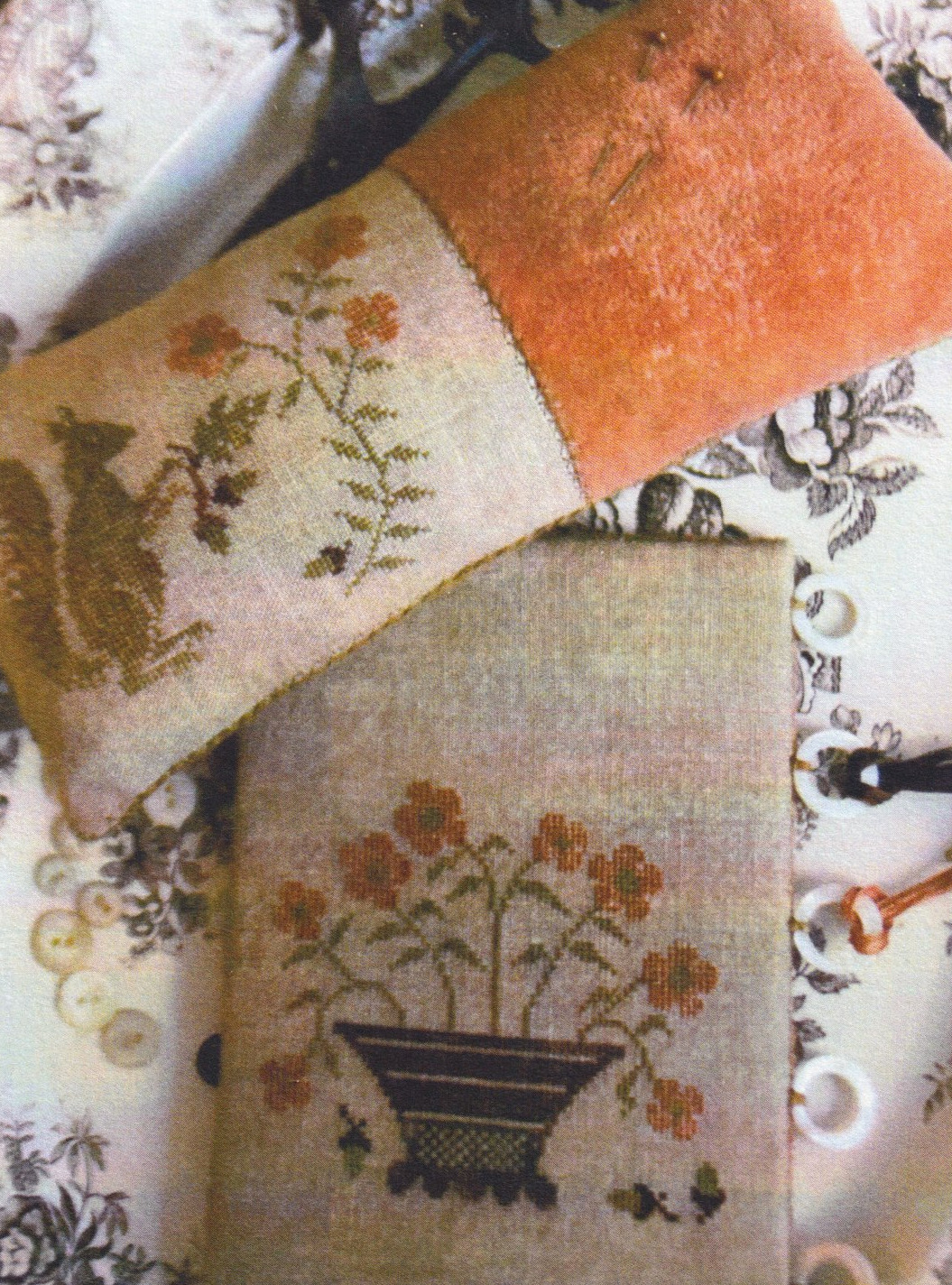 Squirrel Pinkeep & Thread Board - Cross Stitch Pattern