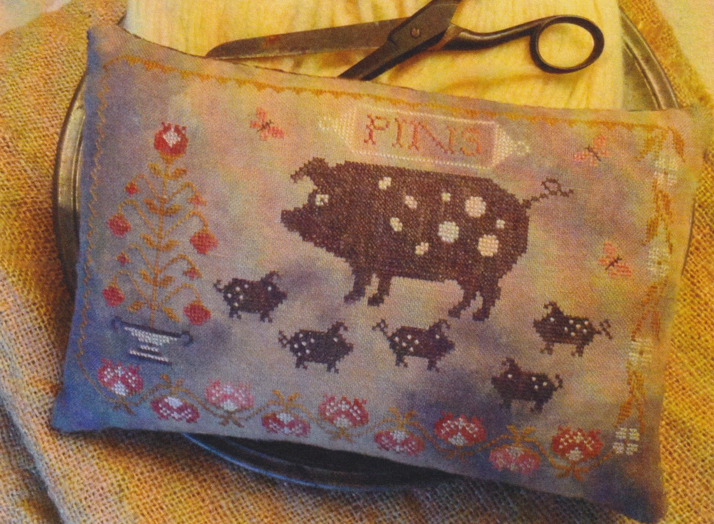 Spotted Pigs Pinkeep - Cross Stitch Pattern
