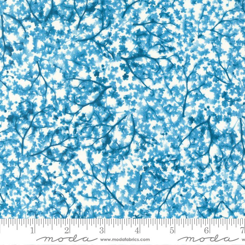 Queen Anne Florals Sunprint - Cloud - Quilt Fabric