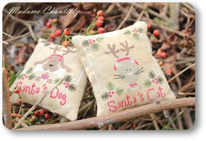 Santa's Cat & Dog - Cross Stitch Pattern